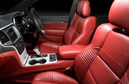 Jeep Grand Cherokee Trackhawk front seats